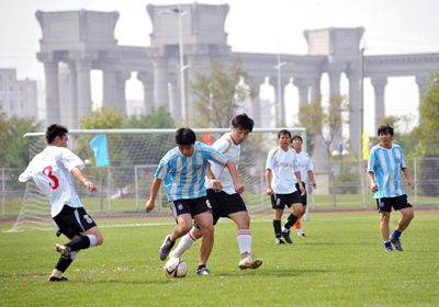 恒大此前非常中意的“广州队”和“广州FC”这两个新的中性队名